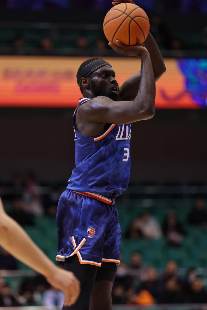 包含赛后深圳男篮复出首秀：英超节点到来，目标明确，高层口径保持一致的词条