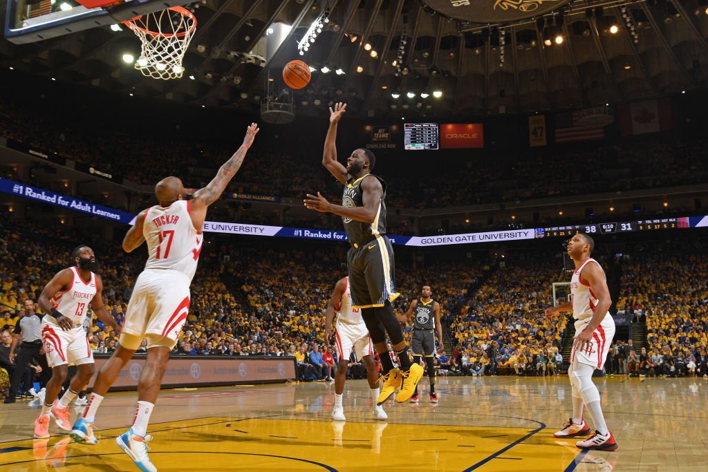 包含里程碑夜武汉三镇扳平良机，NBA季后赛今晨刷纪录，赛场秩序良好，控场能力受关注的词条